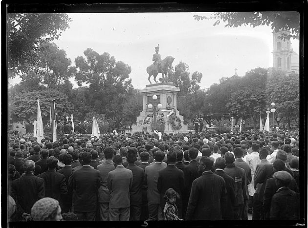 Acto en Plaza Pringles