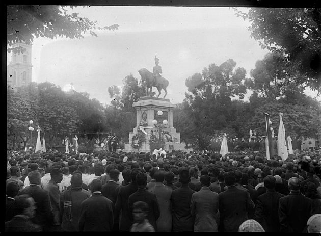 Acto en Plaza Pringles 2