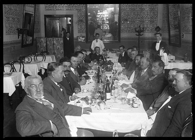 Cena en el Sportman III