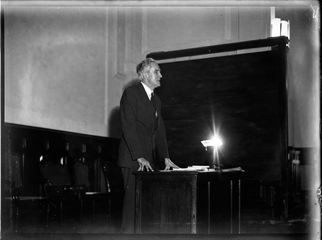 Conferencia en Colegio Nacional 2