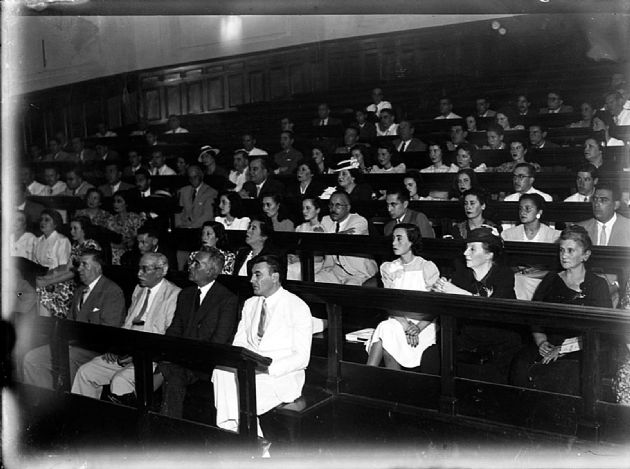 Conferencia en Colegio Nacional 3