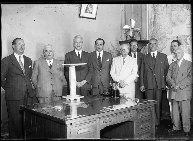 Conferencia en Colegio Nacional 7