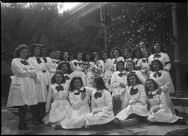 Alumnas de la Escuela Paula Domínguez de Bazán