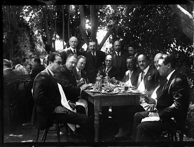 Almuerzo en el interior