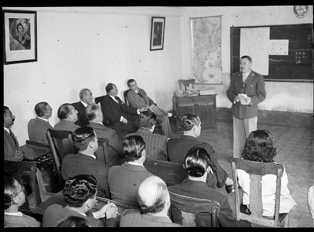 Dr. Ricardo Zavala Ortiz con  representante del Ejercito