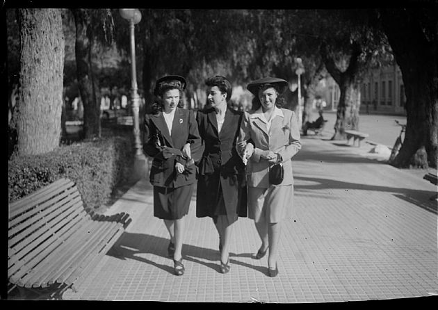 Paseo por la Plaza 14