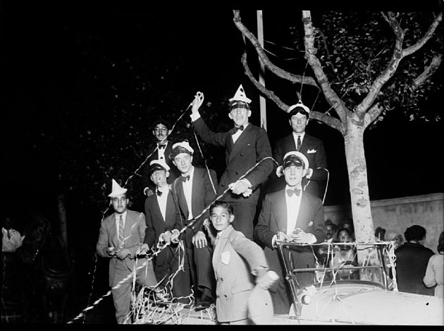 Arrojando serpentinas