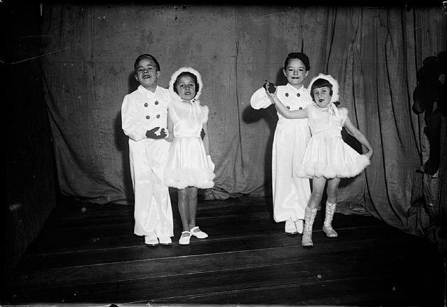 Pequeños Bailarines