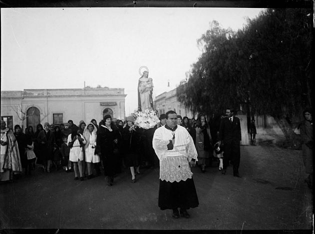 Procesión Religiosa I