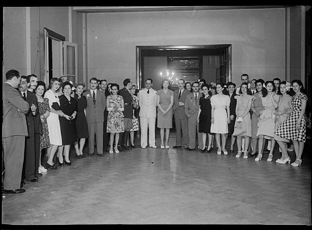 Reunión Social en el Casino de Oficiales