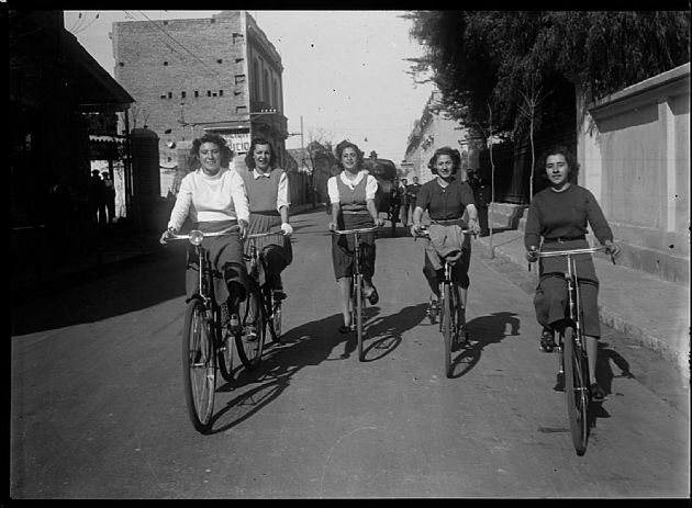 Jovencitas Ciclistas