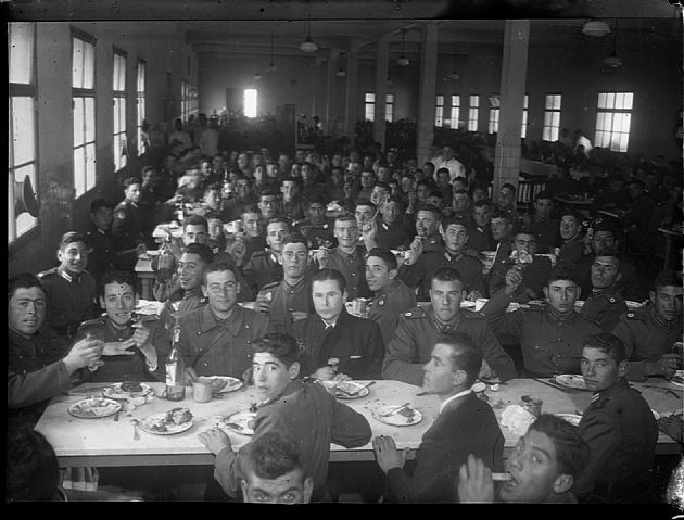 Almuerzo en el Ejército 1