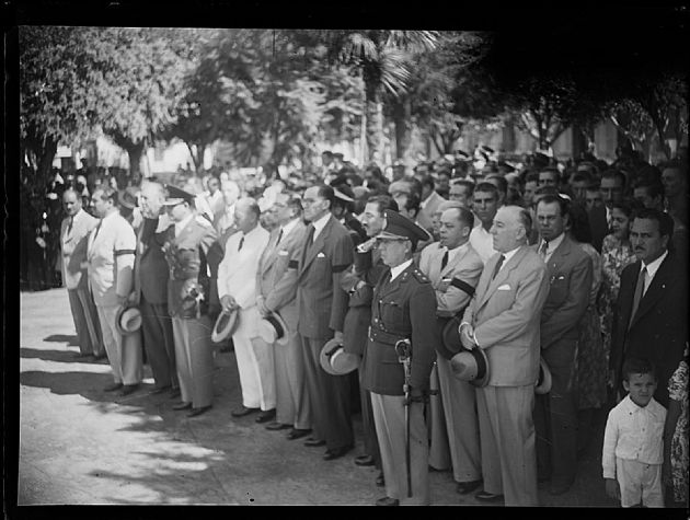 Acto en Plaza Independencia 4