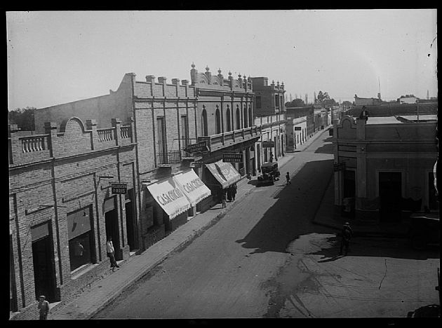 Calle Rivadavia y Artigas