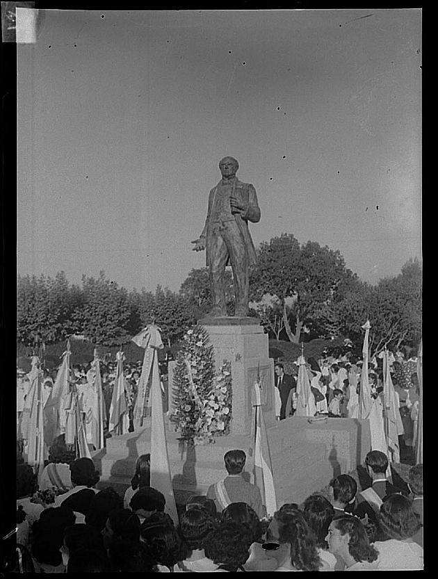 Estatua a Sarmiento