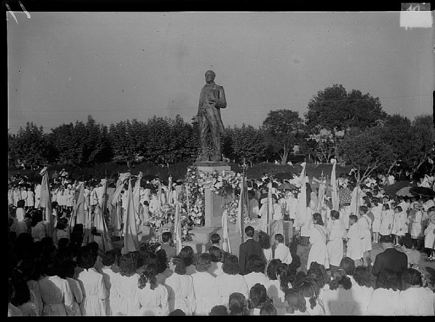 Estatua a Sarmiento I