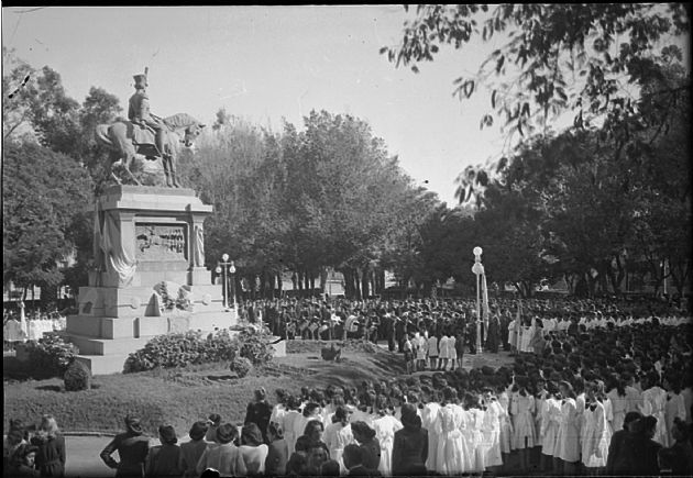 Acto en Plaza Pringles
