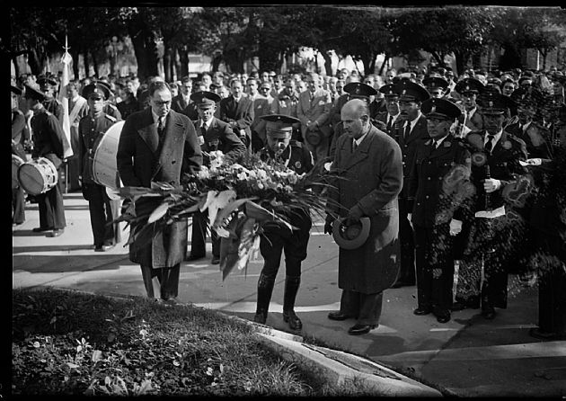 Acto en Plaza Pringles 1