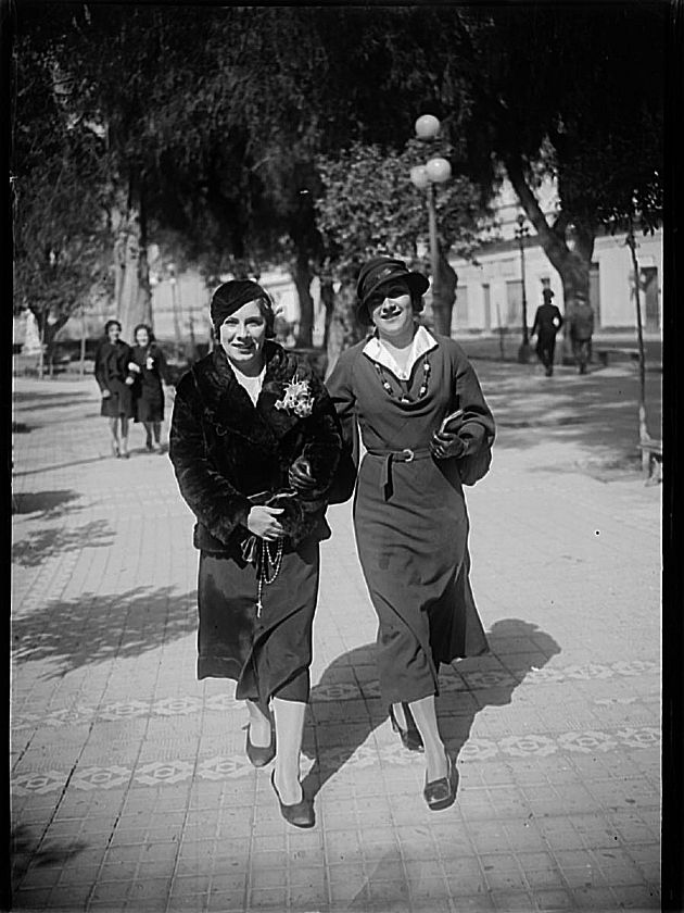 Damas por la plaza 6