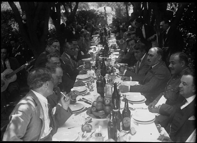 Almuerzo en el interior
