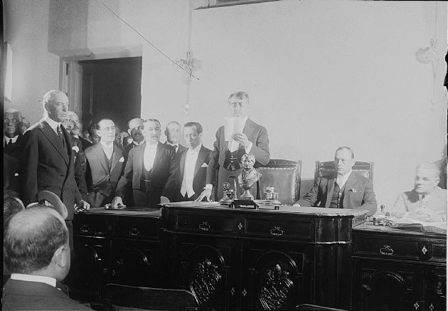 Dr. Alberto Arancibia Rodríguez en la Legislatura Provincial