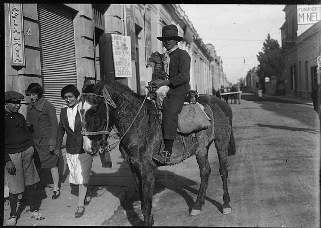Calle Colón frente al Mercado Municipal