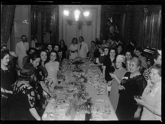 Festejando en el Club Social I