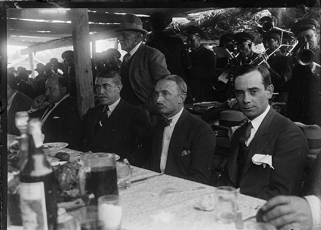 Dr. Alberto Arancibia Rodriguez en el interior