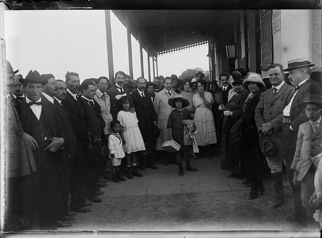 Dr. Carlos Alric en Estación de Ferrocarril