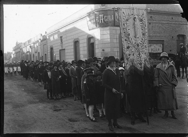 Procesión por las calles de San Luis