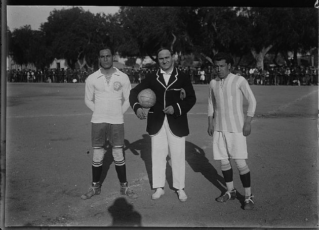El Arbitro y los Capitanes