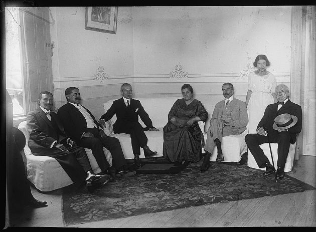 Autoridades y Visita