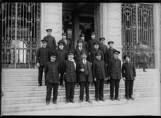 Uniformados en Casa de Gobierno