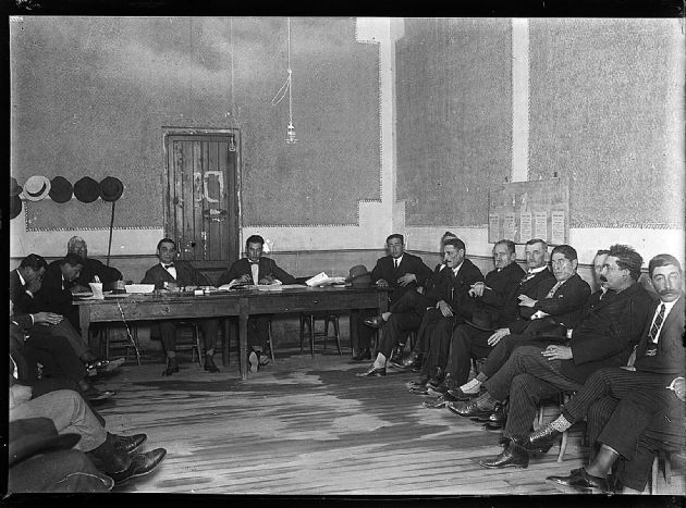 Dr. Laureano Landaburu en reunión