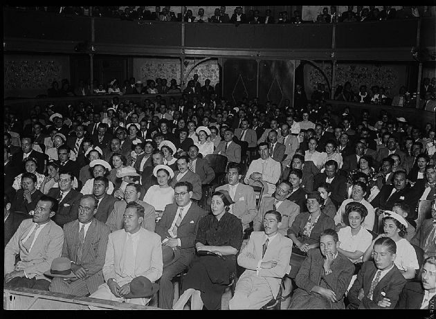 Conferencia en el Club Social