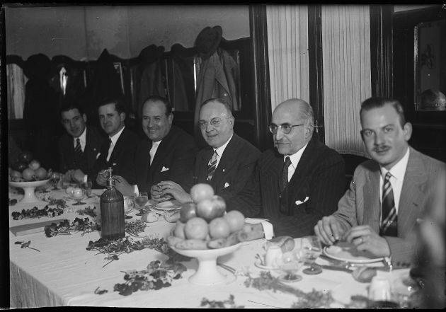 Almuerzo con Autoridades