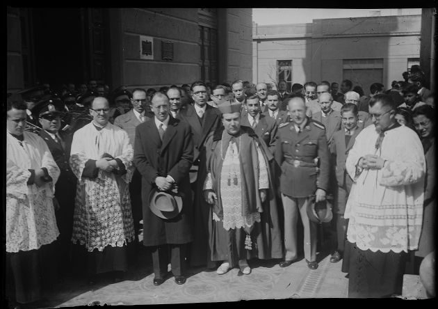 Autoridades en el Atrio de la Catedral
