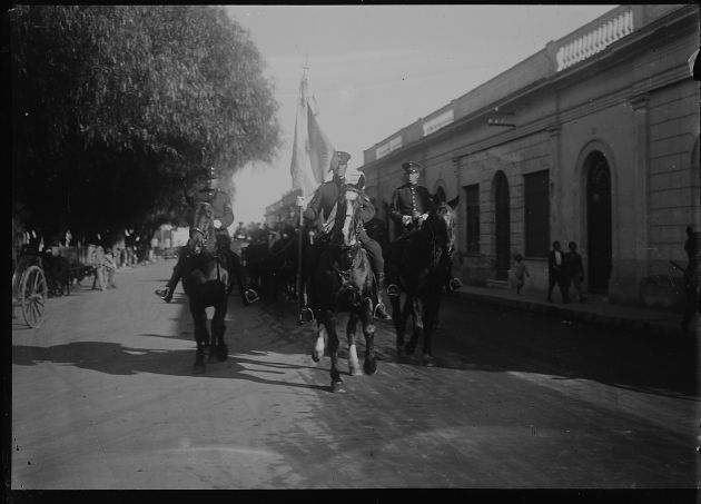 Desfile de uniformados