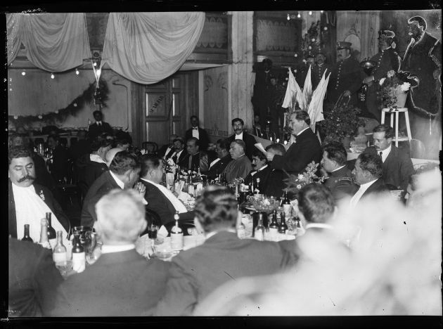 Auoridades Agasajan a Monseñor Orzali