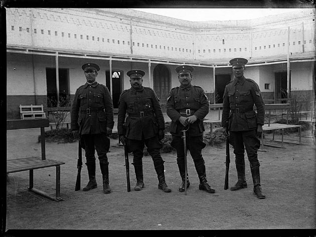 Grupo de Uniformados