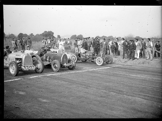 Carrera de auto Categoria 27.