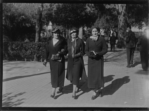 DAMAS DE PASEO