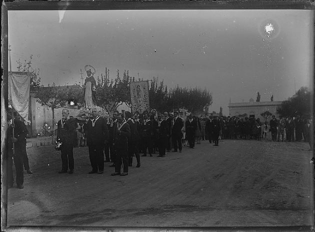 Procesión por calle Rivadavia