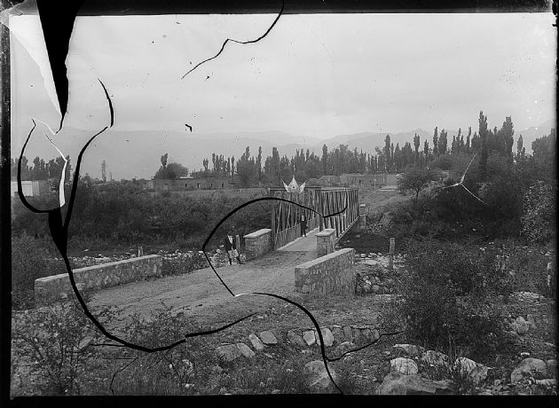 Puente sobe el Río Seco.