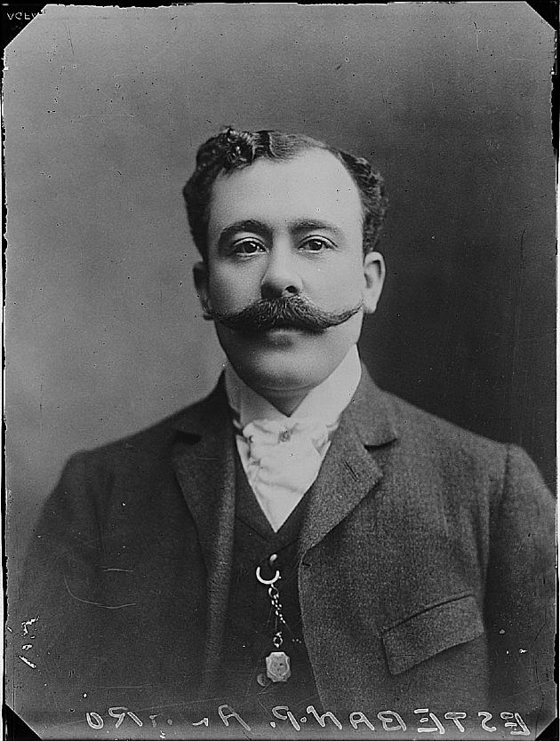 Esteban Adaro