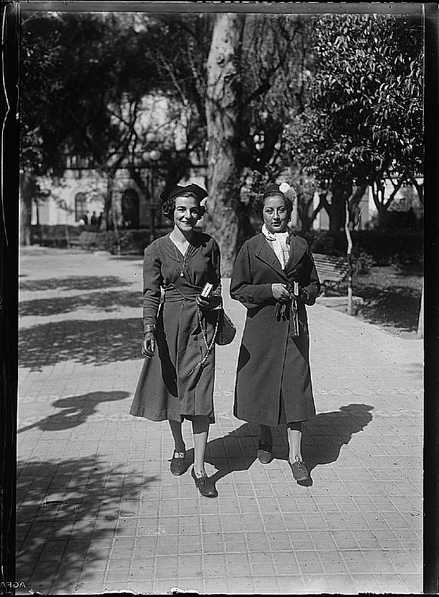 DAMAS DE PASEO