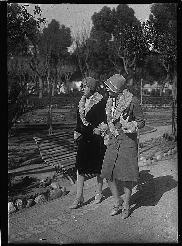 DAMAS DE PASEO