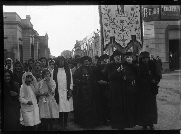 Procesión a la Virgen