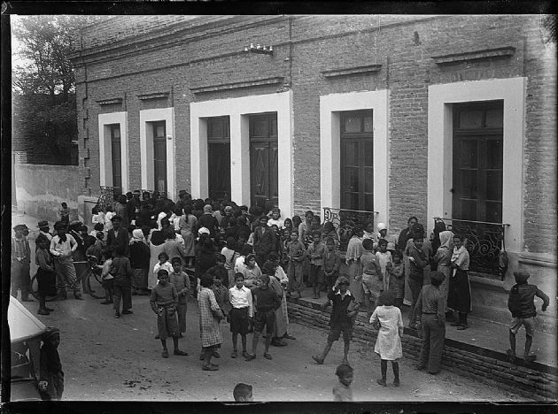 El Pueblo en la Crisis Mundial