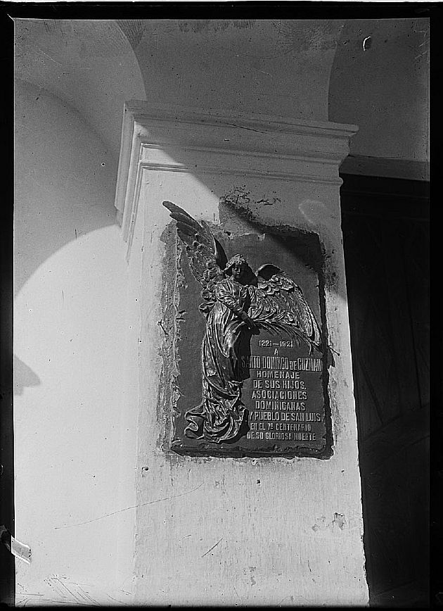 Placa a Santo Domingo